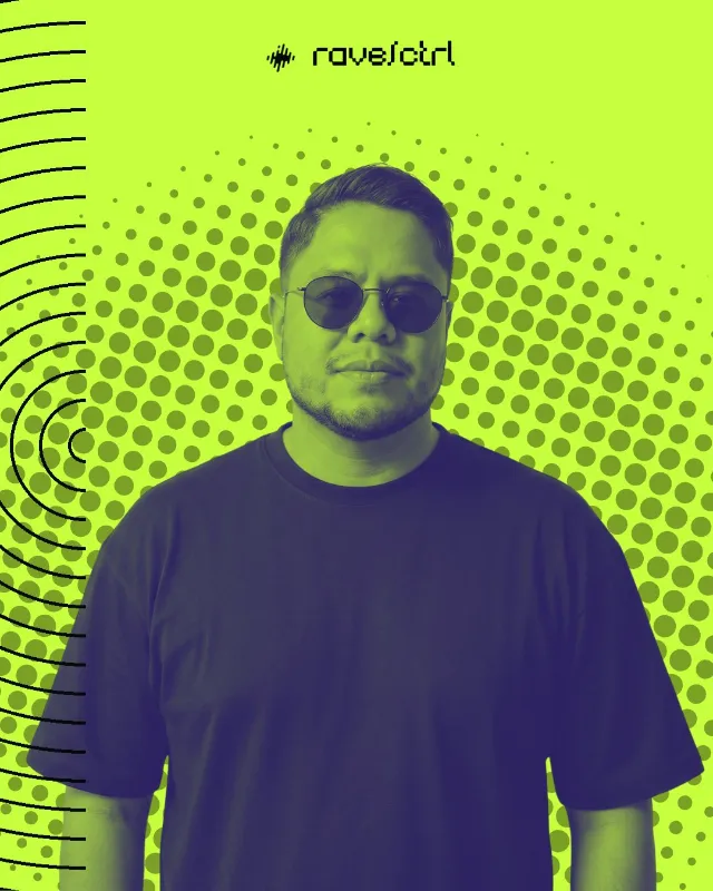 Retrato de Adro Najera, locutor de RAVE//CTRL
